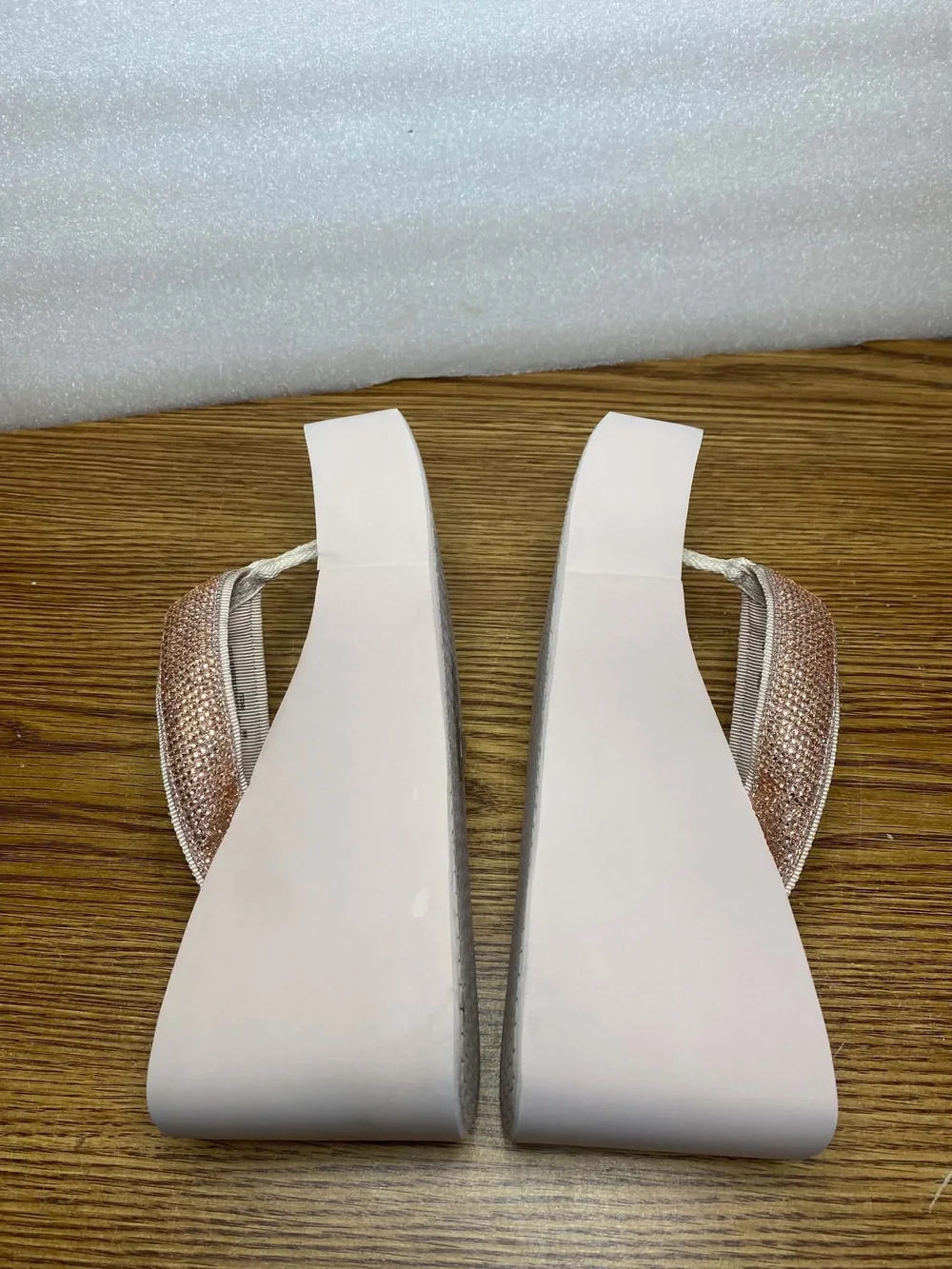 Michael Kors Women's Chandler Wedge Rose Gold Thong Slip On Sandals Size 8M